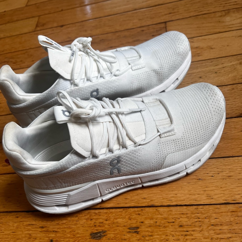 On Cloudnova Women’s Running Shoes EUC Size 7